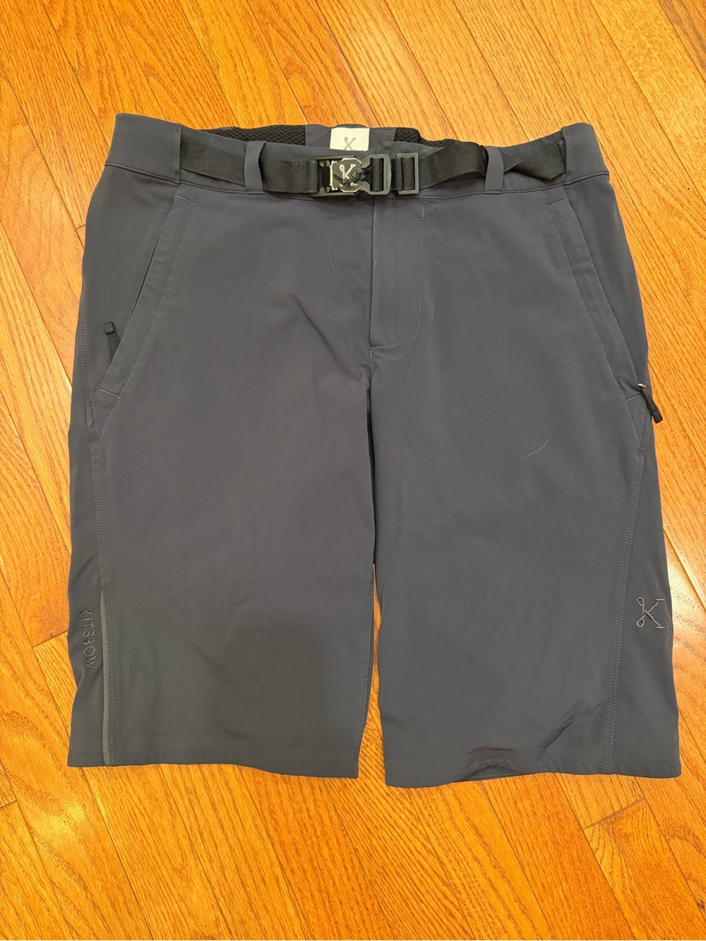 Kitsbow Mountain Biking Shorts EUC size Medium - Dark Gray
